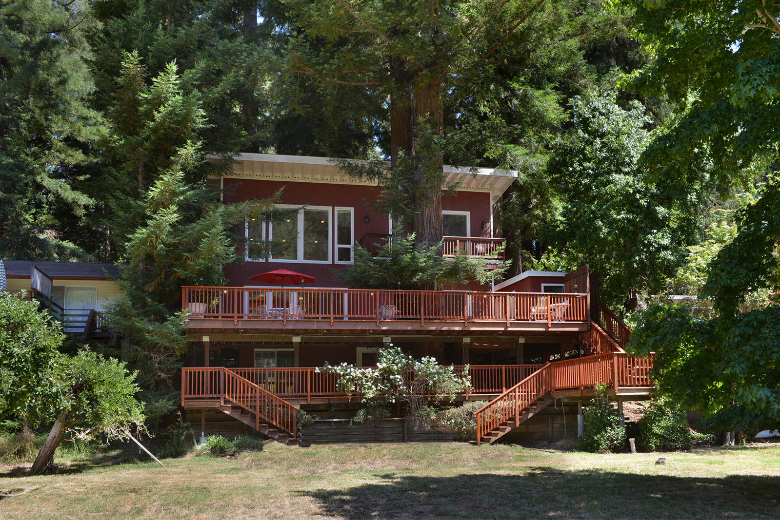 Image number 1 for slideshow of 19639 Redwood Drive